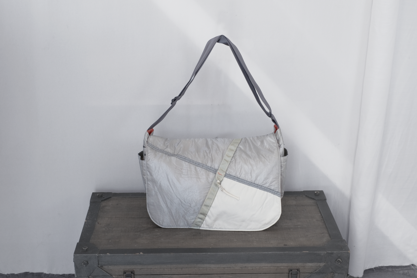 NEWSPAPER BAG PARACHUTE CLOTH