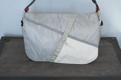 NEWSPAPER BAG PARACHUTE CLOTH