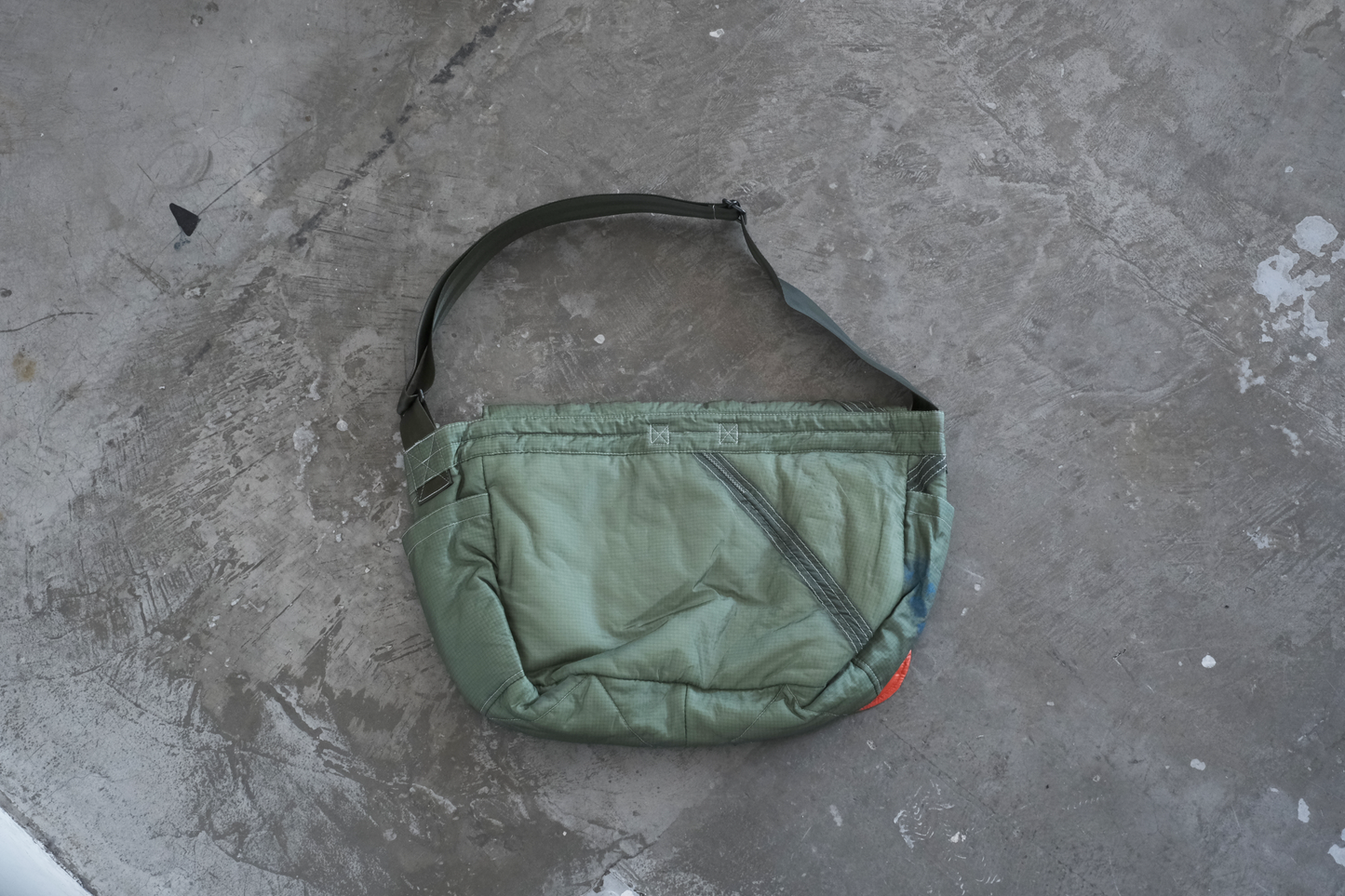 NEWSPAPER BAG PARACHUTE CLOTH